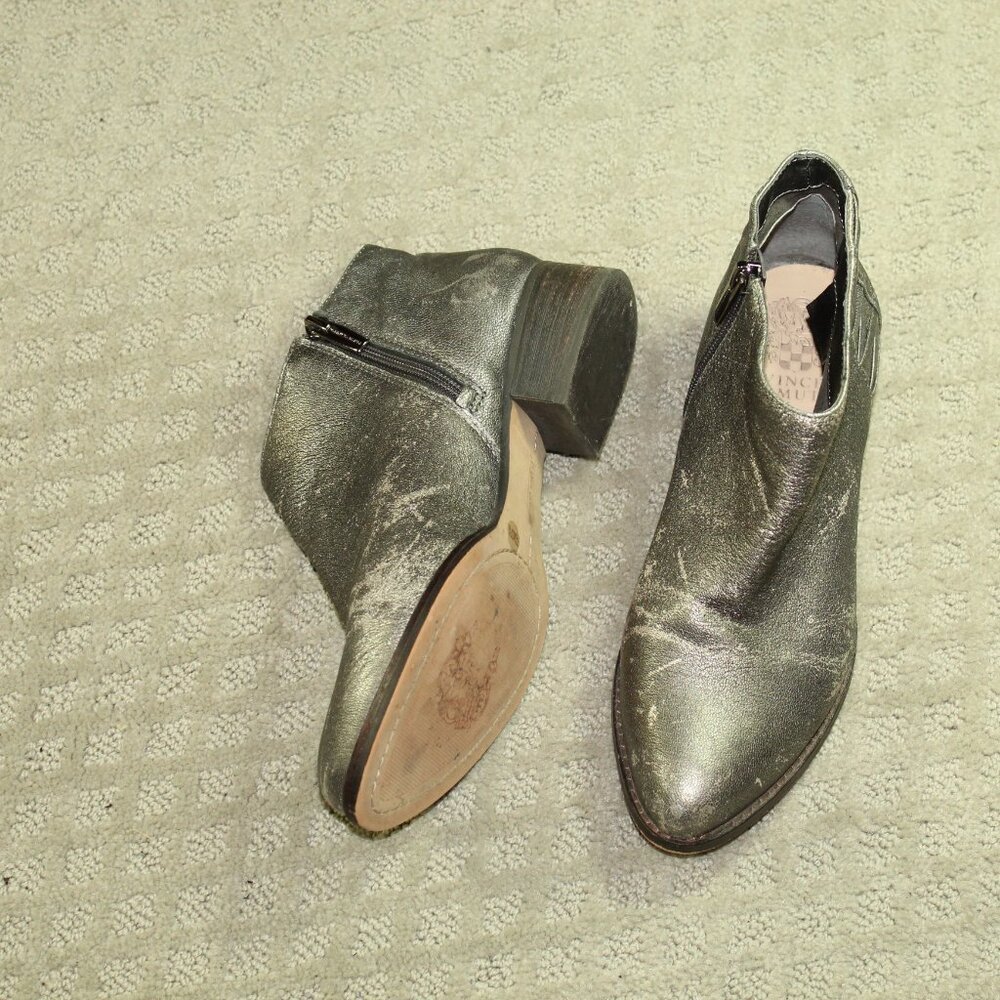 CHIC! Vince Camuto Cateen Women's Size 7.5 Pewter Distressed Zip Ankle Boot